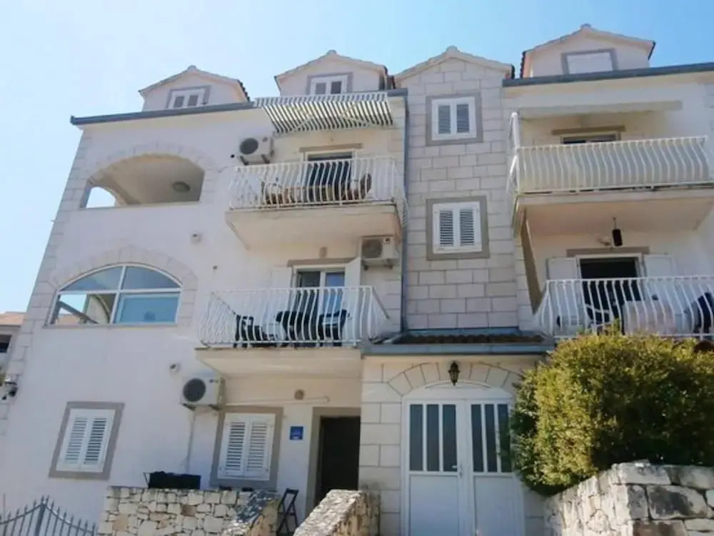Apartment With 2 Bedrooms In Supetar With Wonderful Sea View Terrace And Wifi