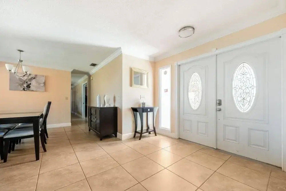 Renovated 3BR Dog Friendly Pond View W/D