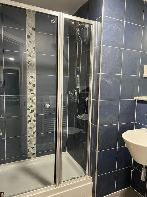 SS- Penthouse Lux suite