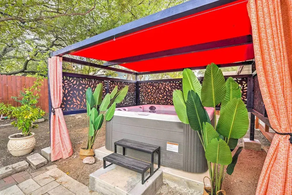 San Antonio Home w/ Hot Tub & Arcade Games