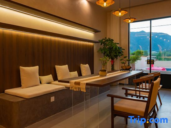 Tonglu Yaoyue Lanshe Homestay (OMG Heartbeat Paradise)