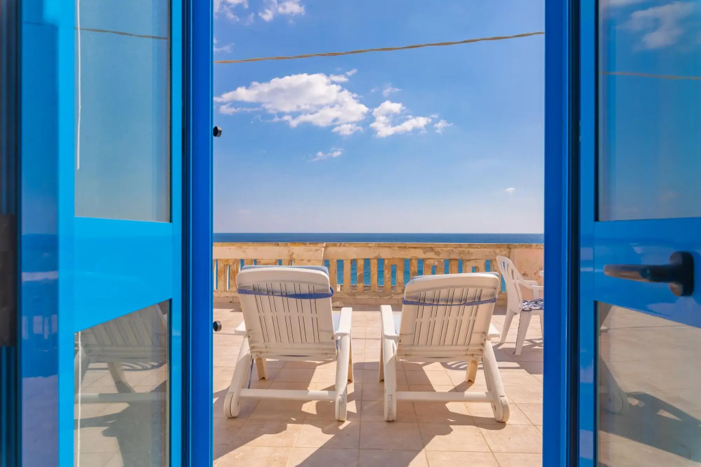 Holiday home with sea view in Castro, on the Adria-Marinè