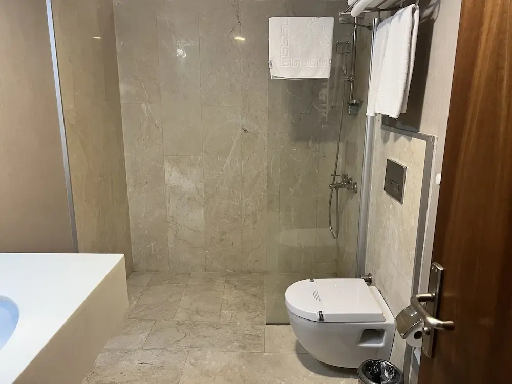 Vali Erdogan Konuk Evi Hitit Otel