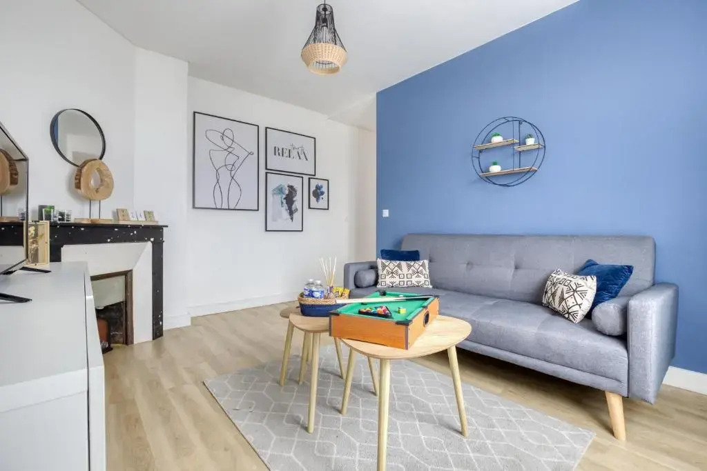 Bee Home Metro 7 + RER C + Easy Check-in + Parking