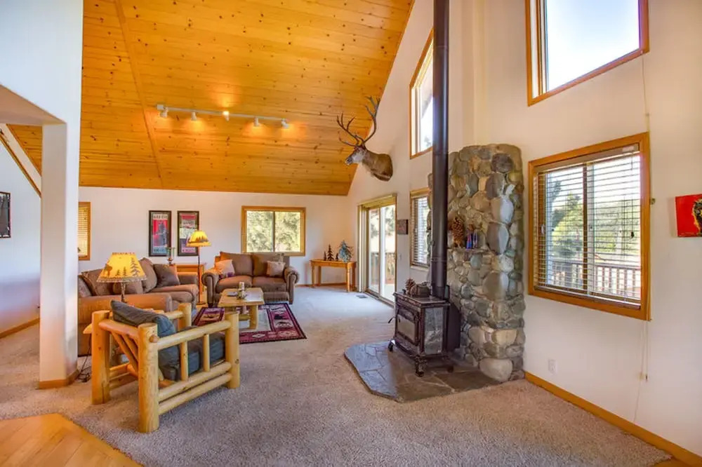 Pinnacle Vista by Tahoe Mountain Properties
