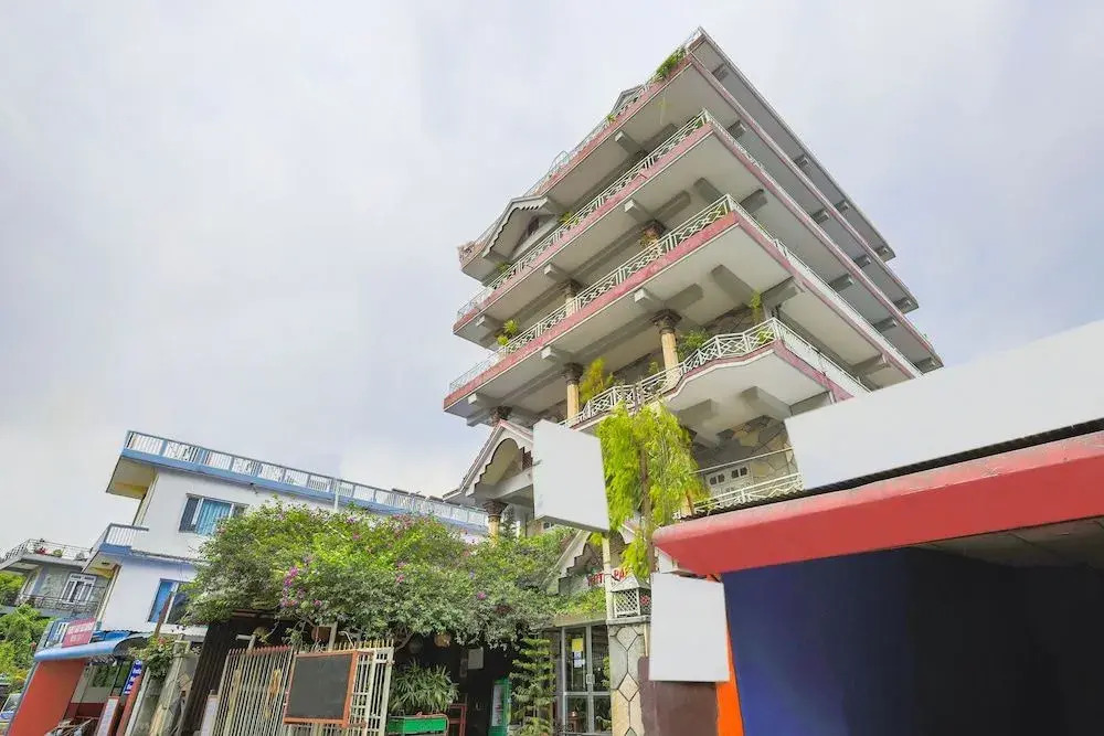 Oyo 403 Hotel Paradise Inn