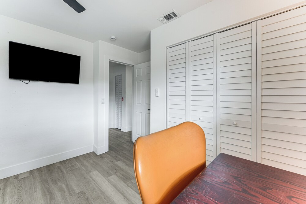 Private Pool & Game Room 6 Mi to Hard Rock Stadium