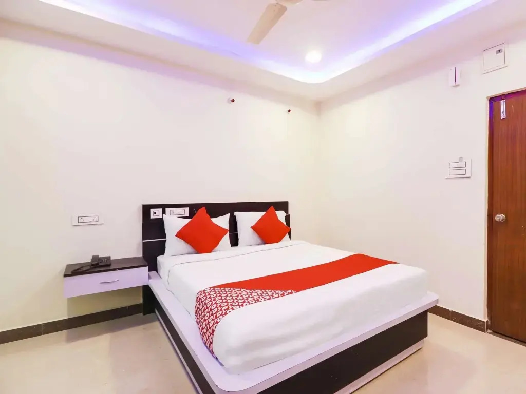 Hotel Sharans Inn