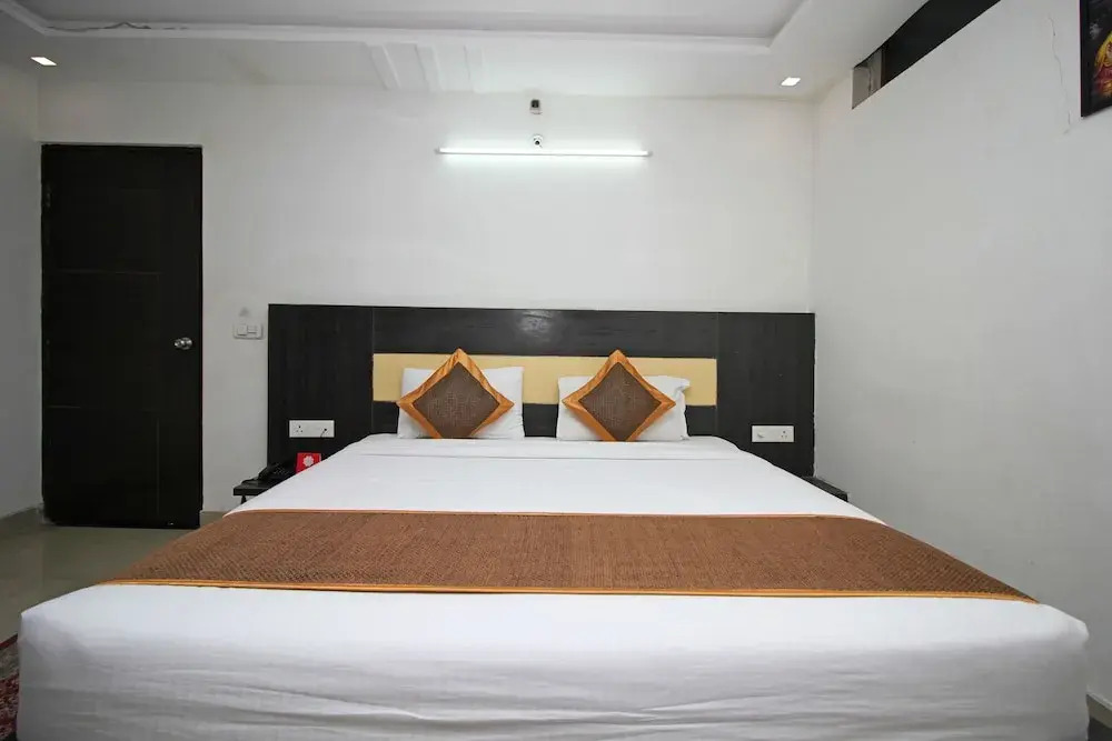 City Hotel and Suites Agra