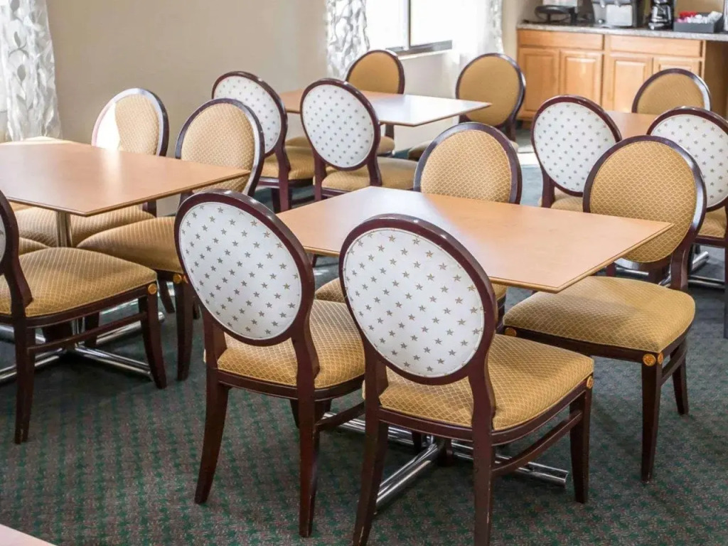 Econo Lodge Shorewood