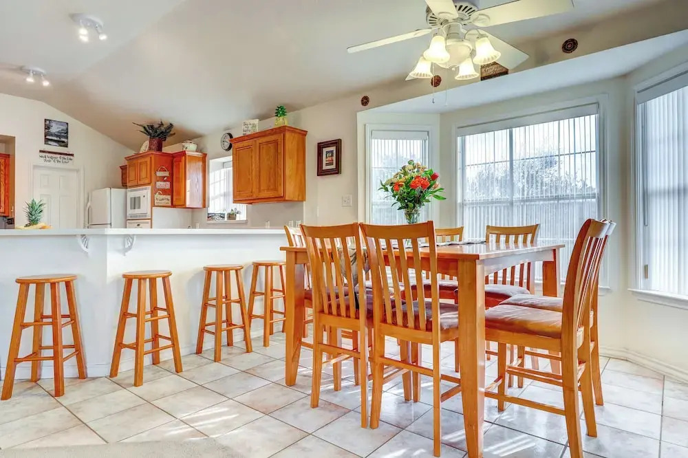 Canyon Lake Getaway w/ Fire Pit, Boat Ramp Nearby