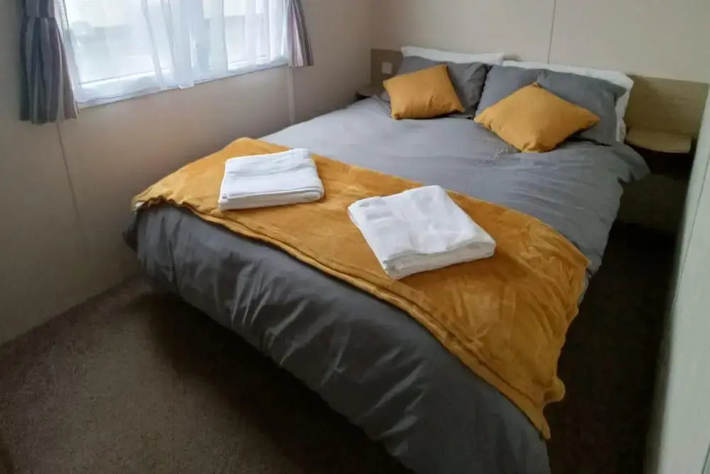 3 Bed, Sleeps 6, Parking