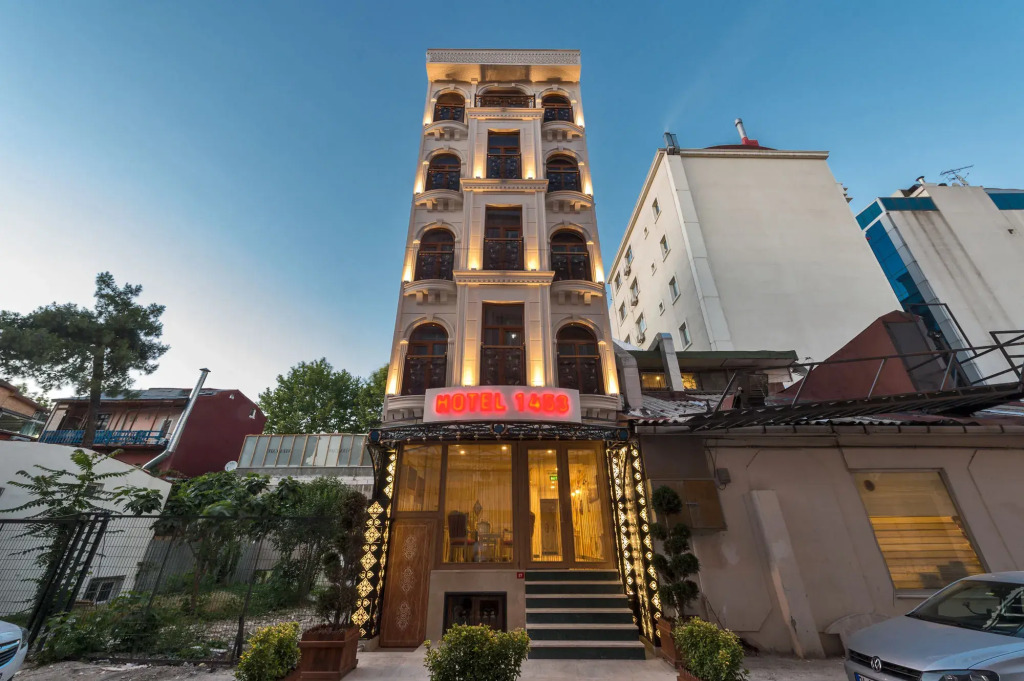 Hotel 1453