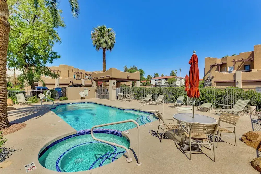 1 Mi to Old Town! Golf Getaway in Pueblo Verde