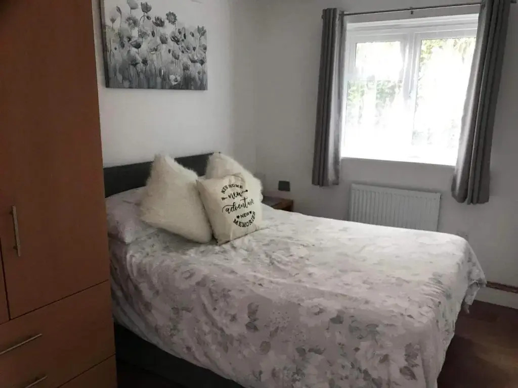 Self Contained 1 Bedroom Annex hosted by Hillside.