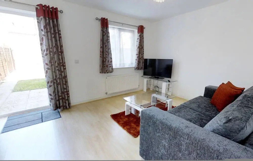 Cole Green Lane Executive Stay- Free Parking