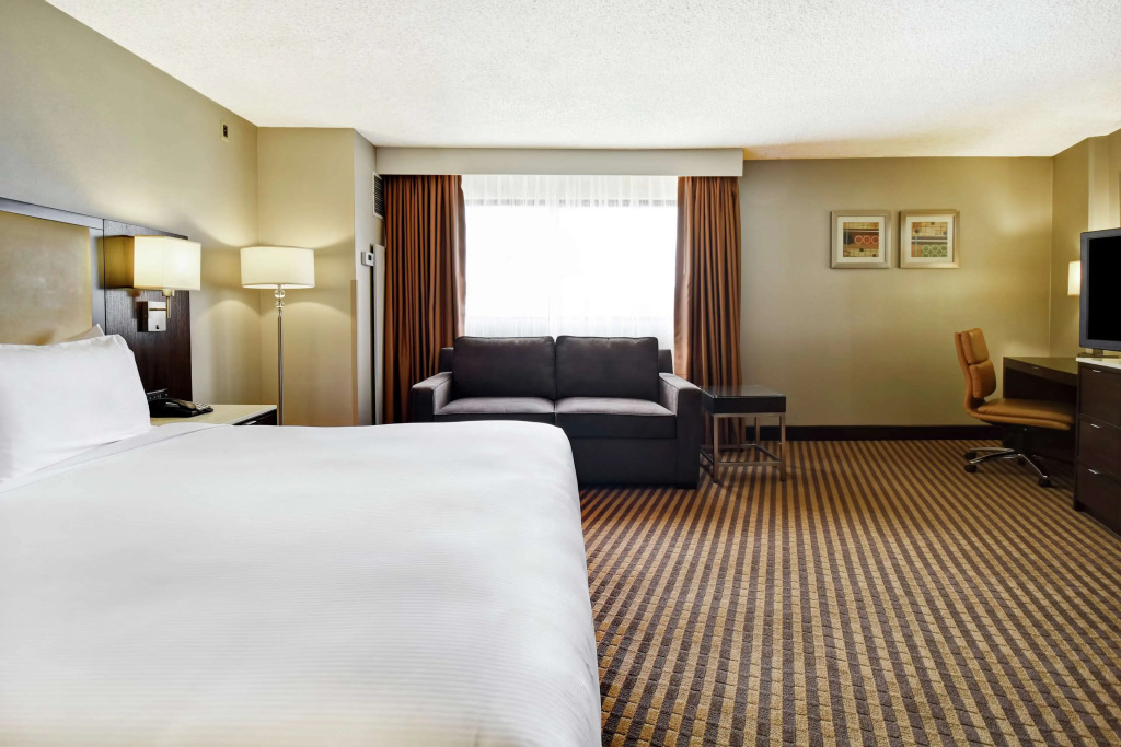 DoubleTree by Hilton Pleasanton at The Club