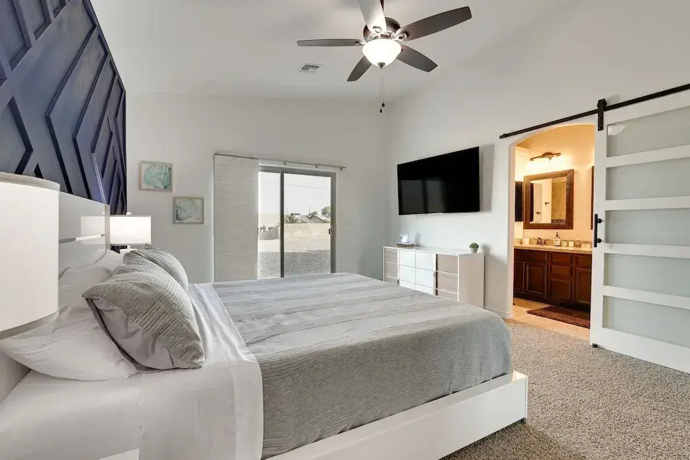 Patio & Grill: Family-friendly Lake Havasu Home