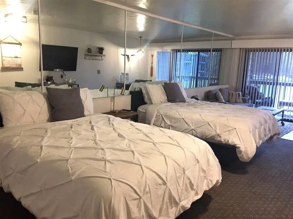 Marina Cay Resort