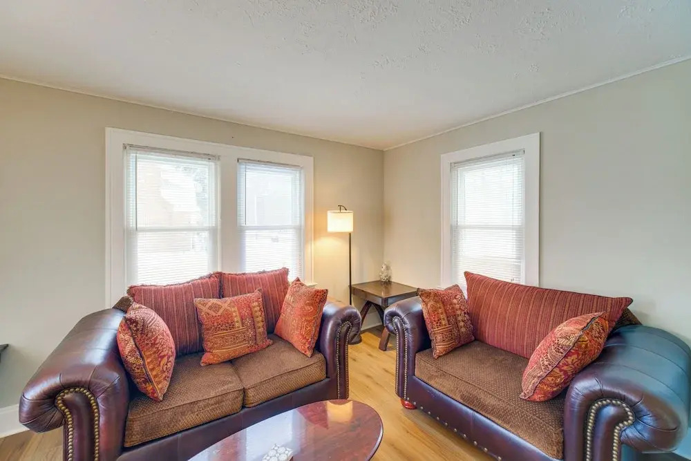 11 Mi to Dtwn Cleveland: Family Home w/ Yard