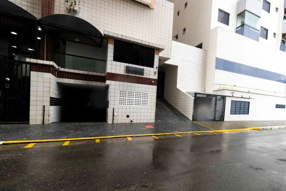 Apto com Excelente Localiza o a 50m da Praia