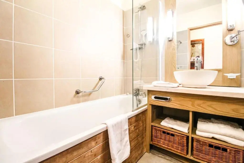 Exceptional 3 bed Penthouse with fireplace and stunning views
