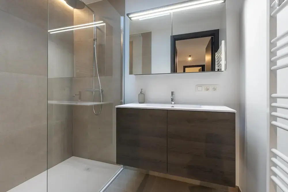 Newly Built Holiday Home for 6 People by the sea