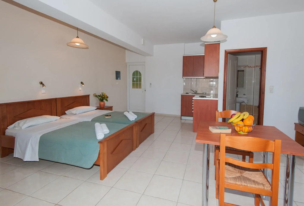 Sunrise Studios & Apartments
