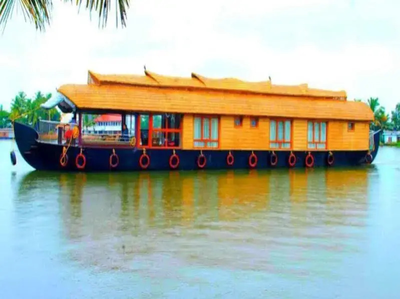 Elisha Houseboats