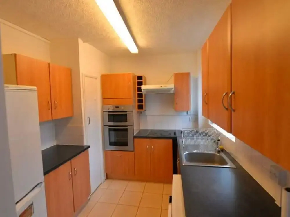 Pretty Family Apartment in Coventry Near Fargo Village