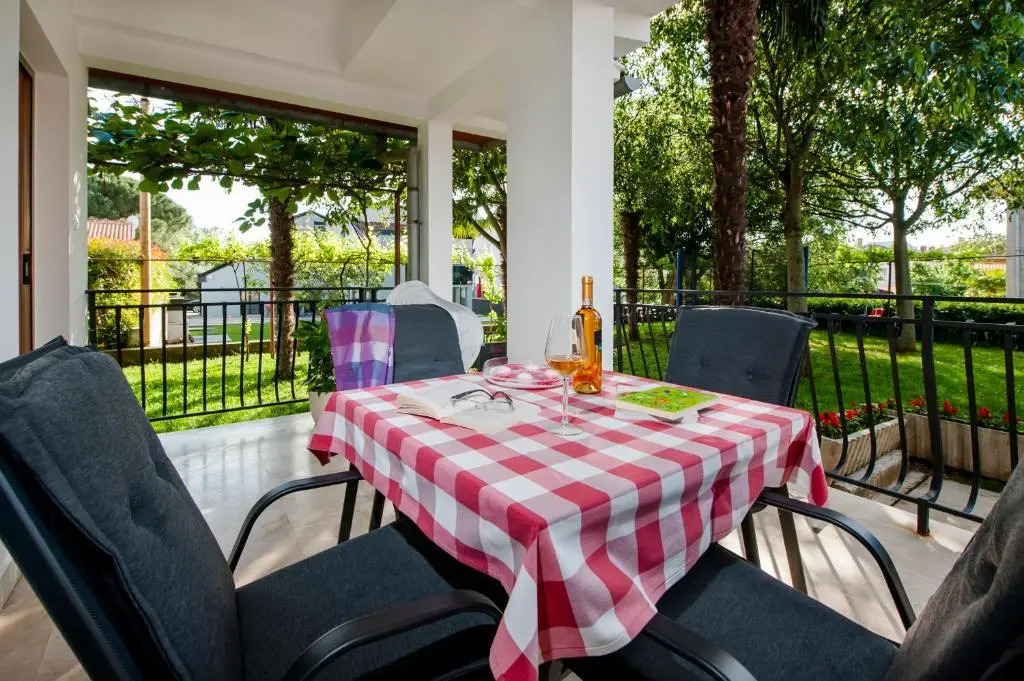 Apartments Modrušan