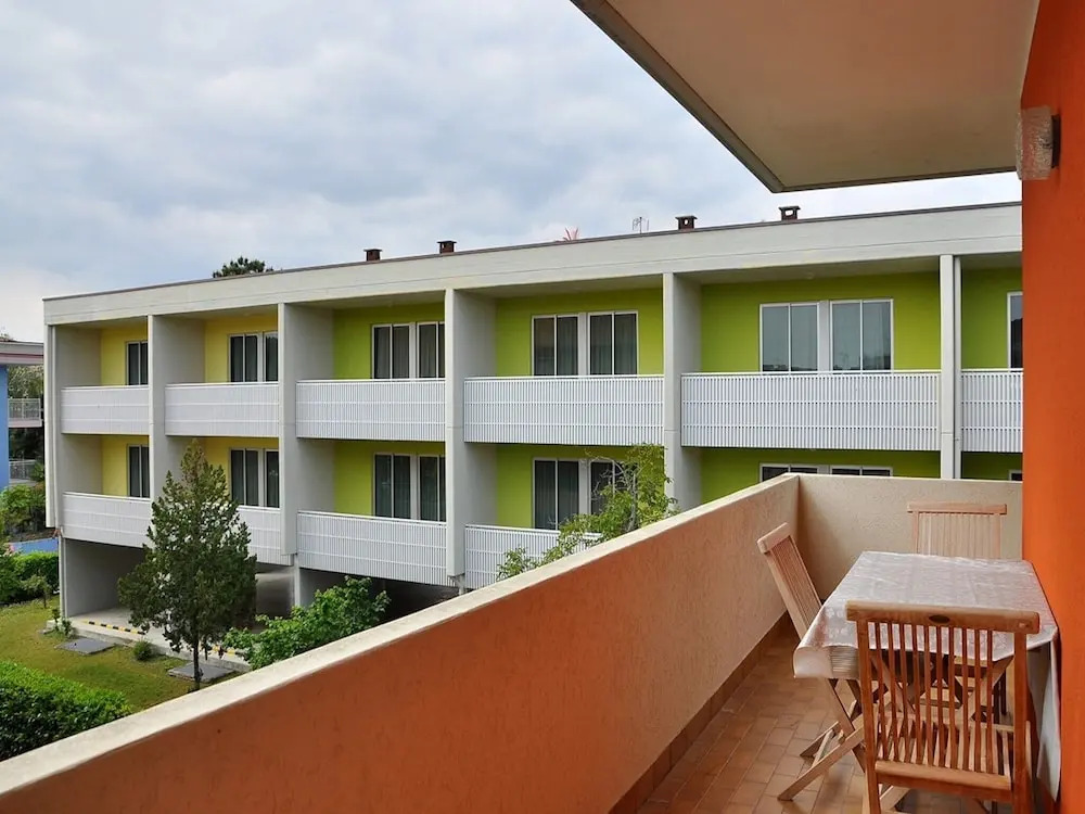 Modern Apartment With AC Next to the sea