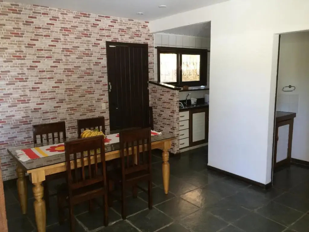 Casa frente praia na av beira mar com piscina