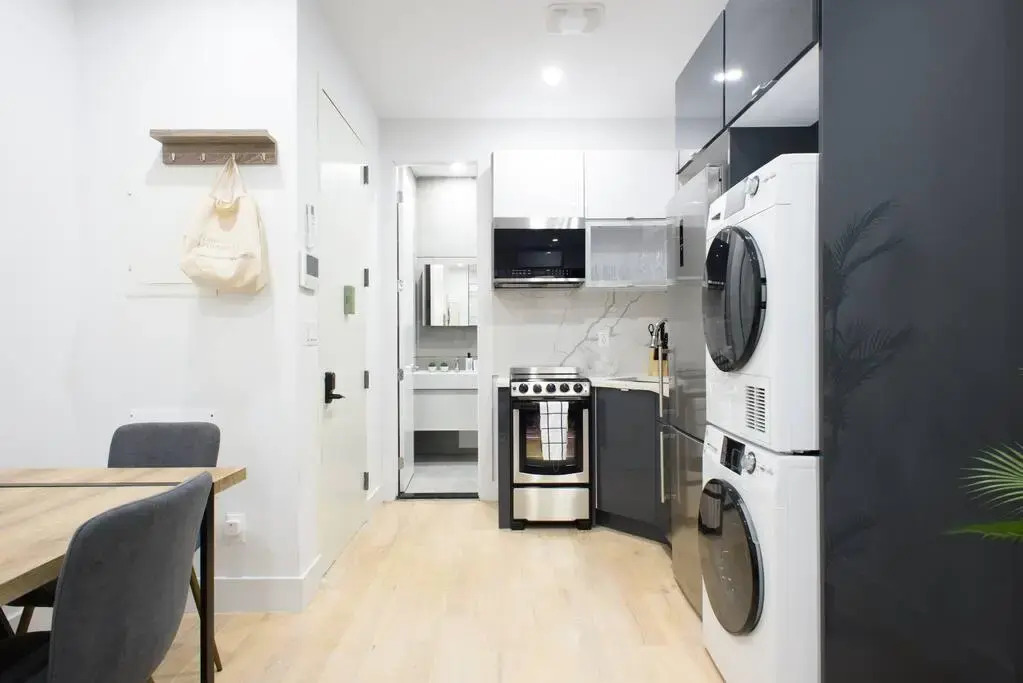 78 2A Brand new 1BR Prime UES WD in Unit