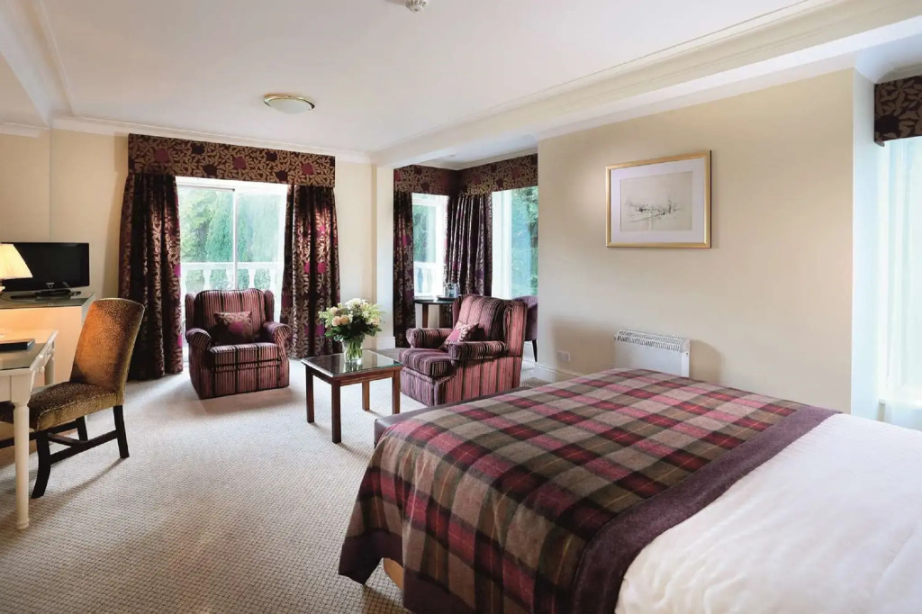 Macdonald Leeming House