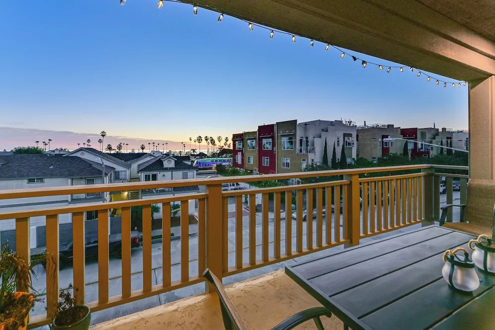 Stroll to Shore: Oceanside Condo w/ Hot Tub Access