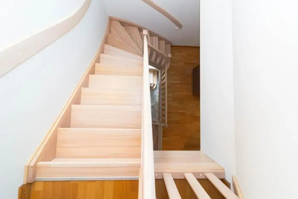 -V66- Apartment, By Cohost