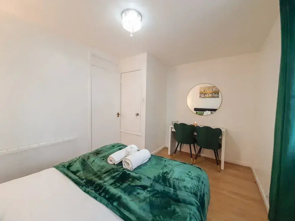 I Luv London Too! 1bed Stunnin Home Sleeps 3!