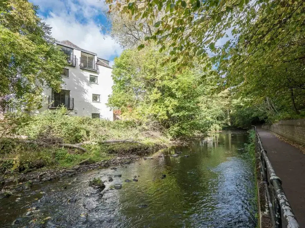 1 Bedroom Apartment by the Water of Leith