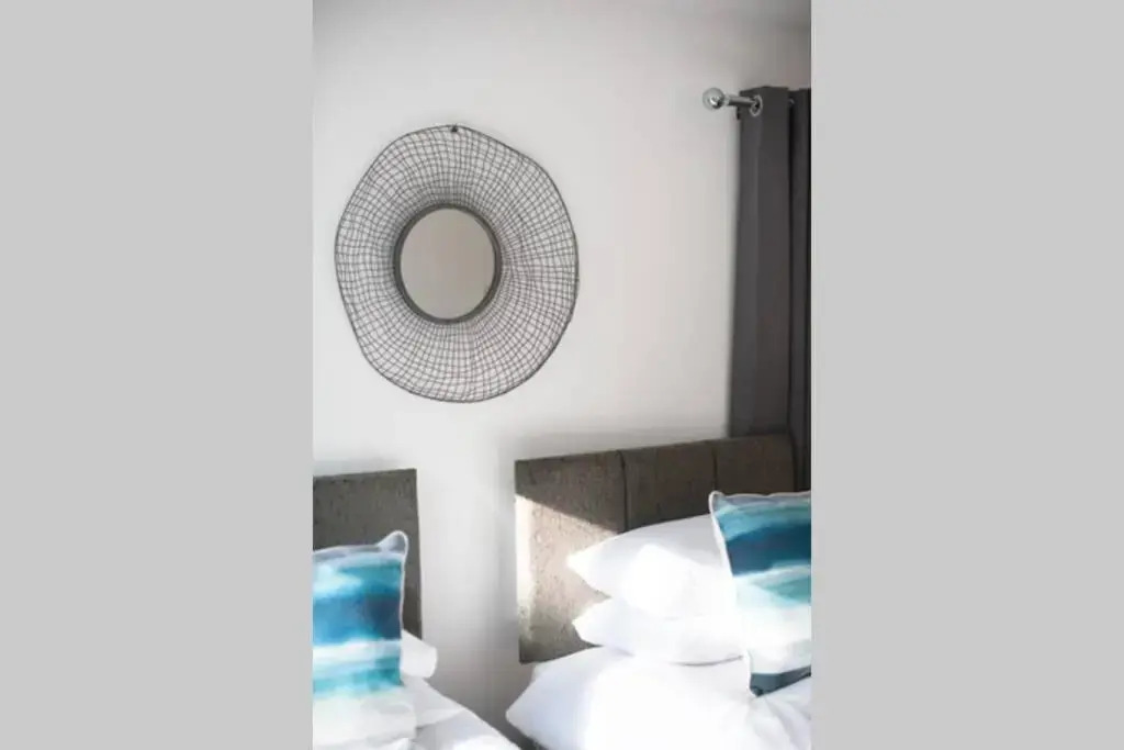 Brynglas Newport flat sleeps 8 - Mycityhaven