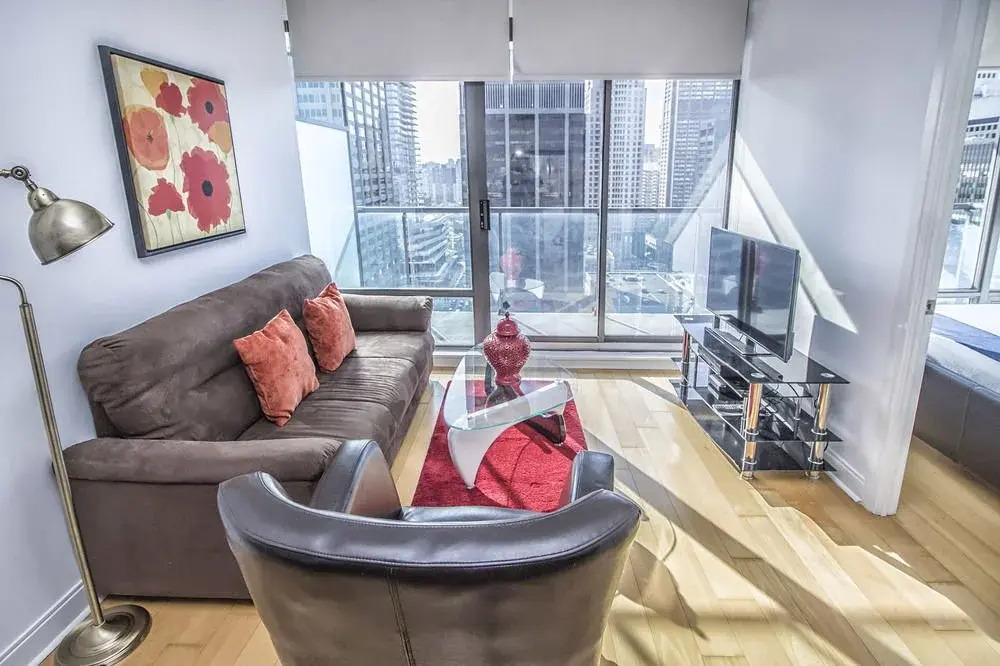 Mary-am Suites - Yorkville Furnished Apartments