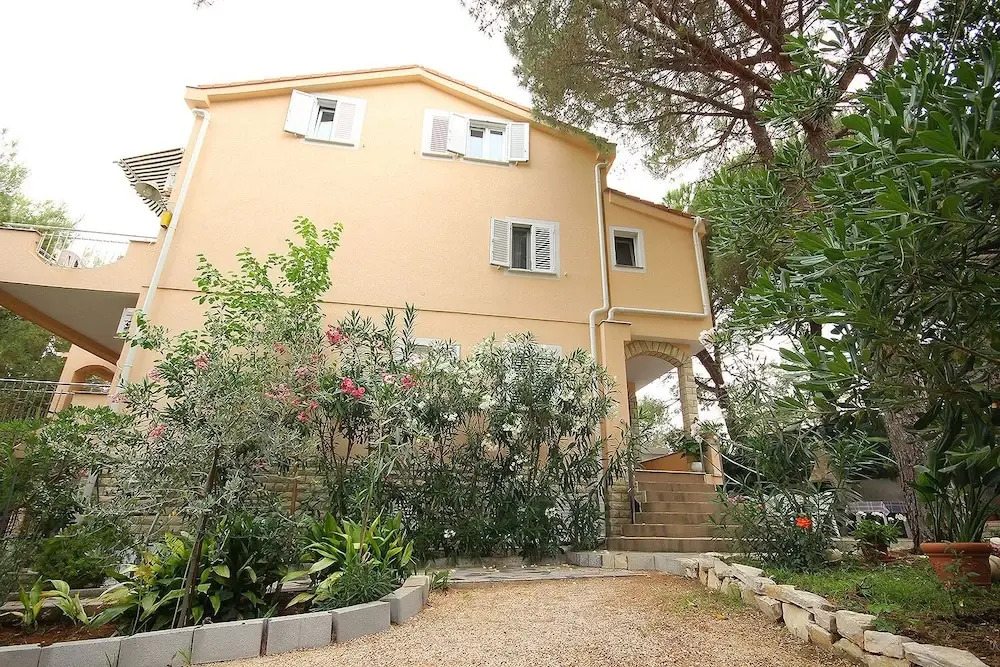 Apartments Dino