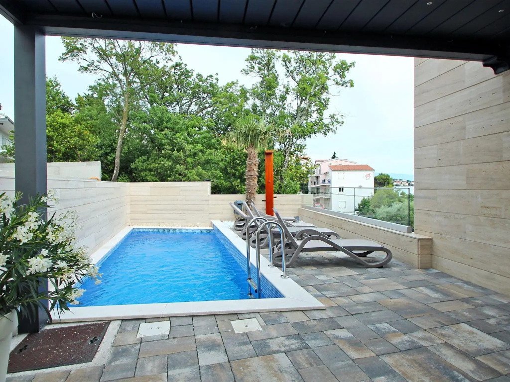 Luxury apartment with private swimming pool ,15m distant from the beach