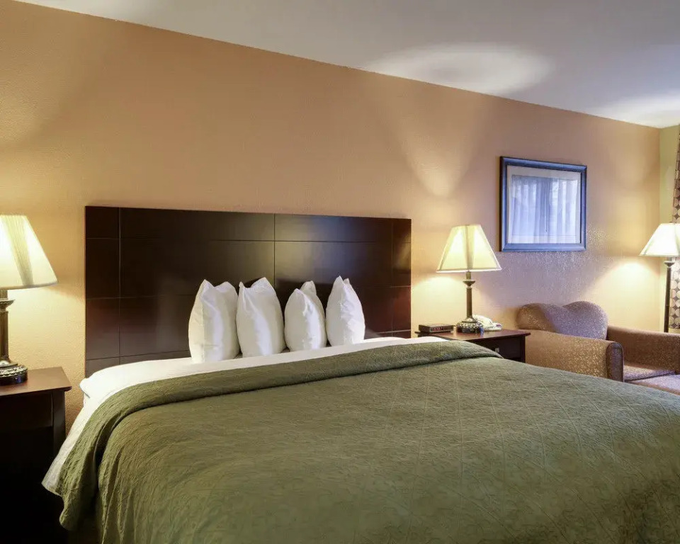 Quality Inn Russellville Area