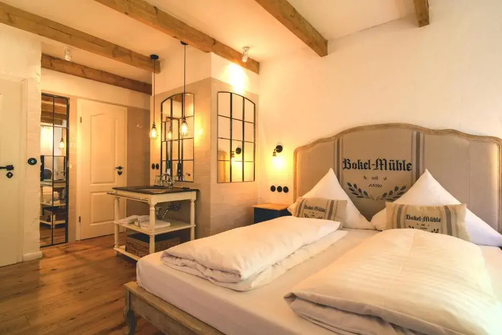 Bokel-Mühle am See