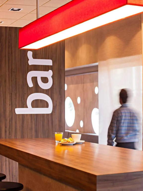 ibis Pilar