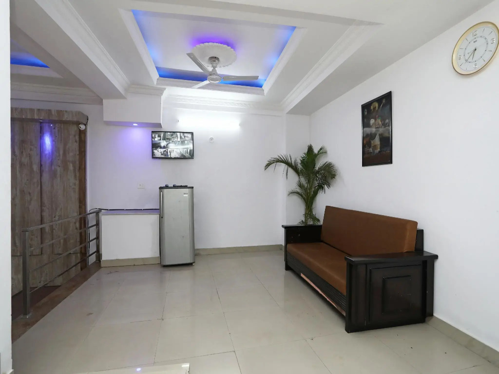 OYO Flagship 17085 Bhagat Residency