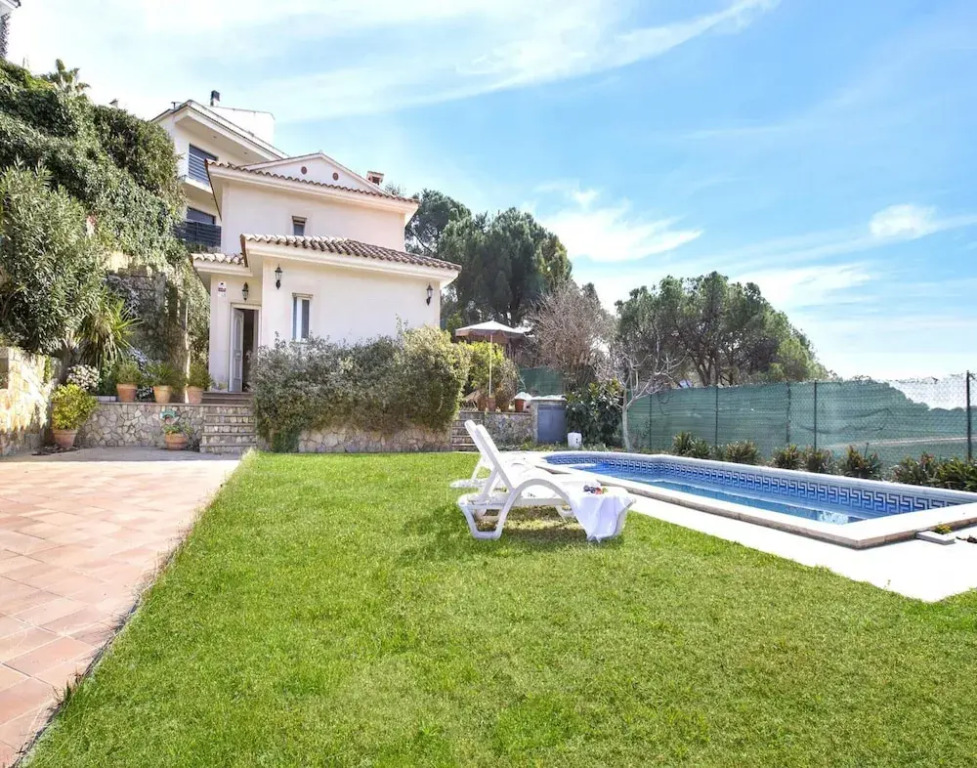 Villa in Costa Brava Near Cala Canyelles Beach