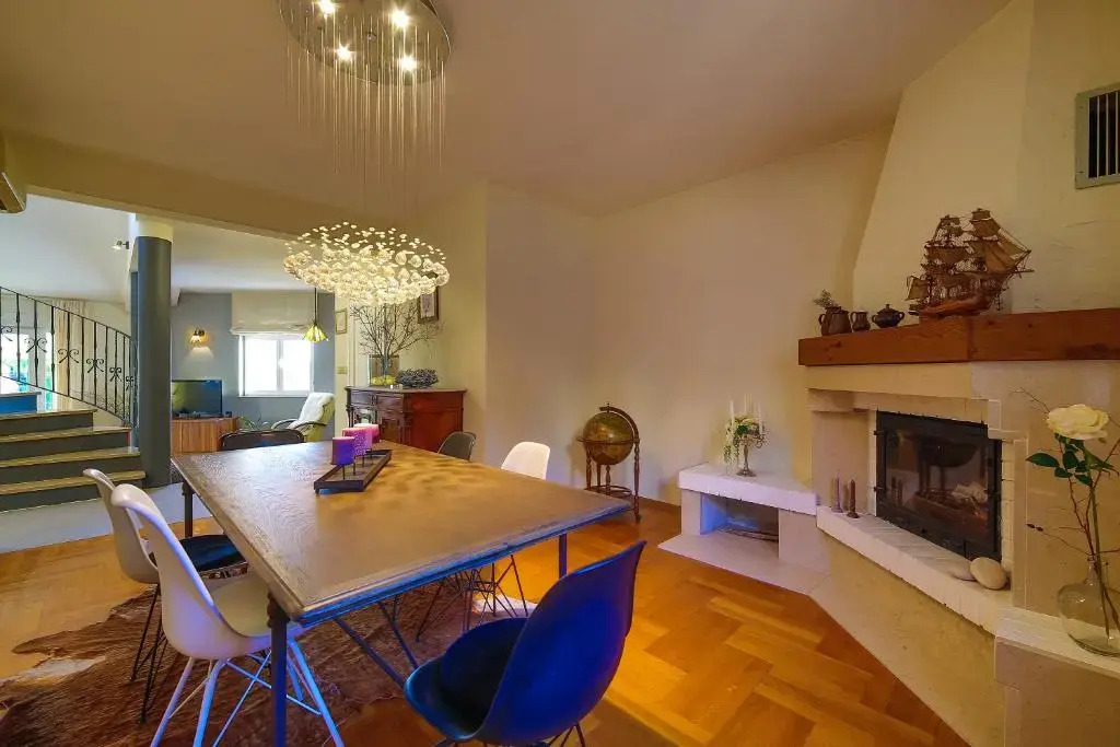 Villa Artea, Luxurious Villa with Heated Pool