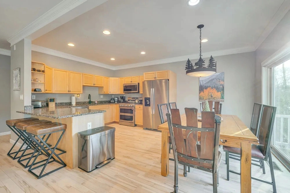 Upscale Retreat at Loon Mountain! Family Townhome